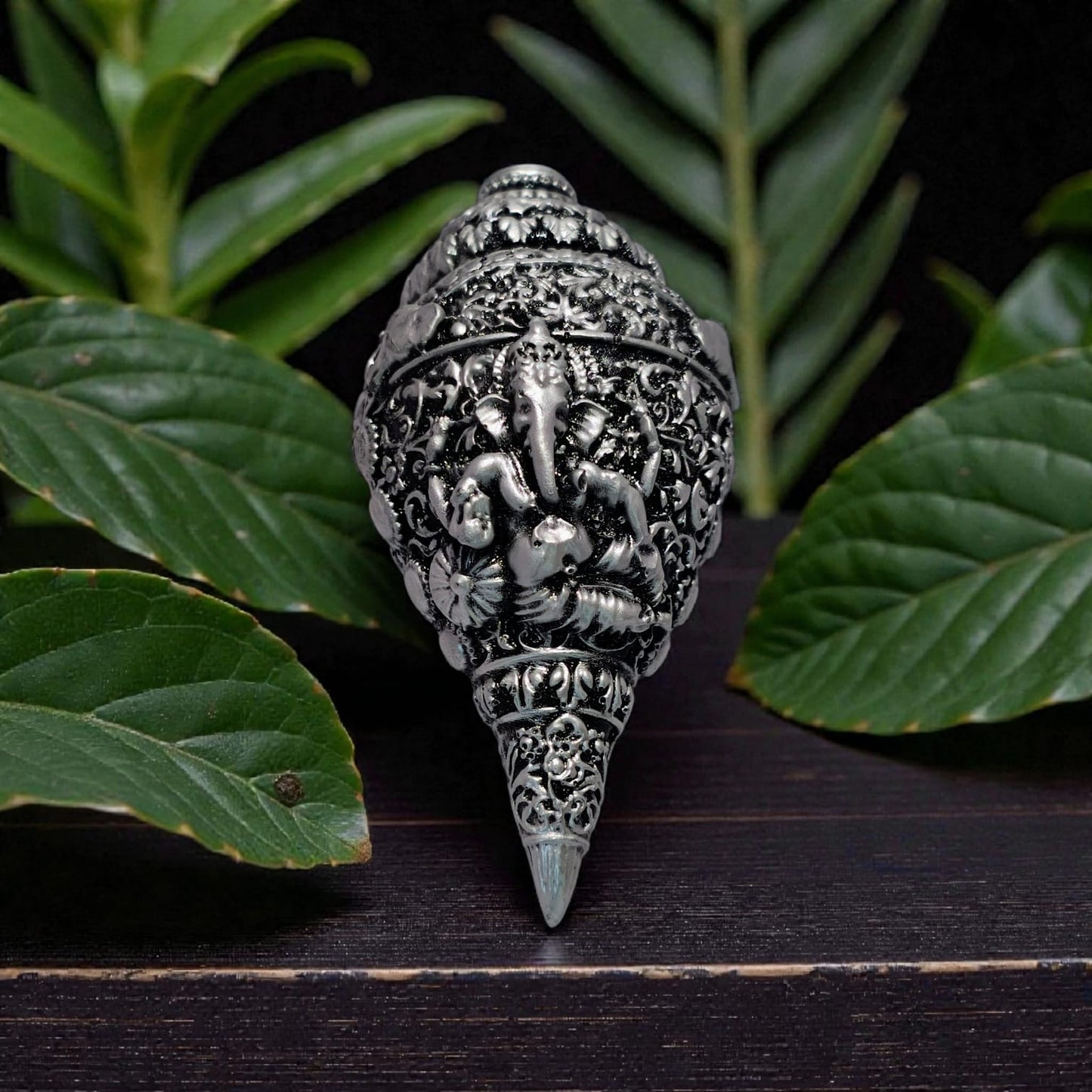 BLUNETRA Shubh Vighnaharta Ganesh Shankh – Silver & Antique Brass Finish Vaastu Decor ( Sacred Symbol of Energy & Divine Blessings)